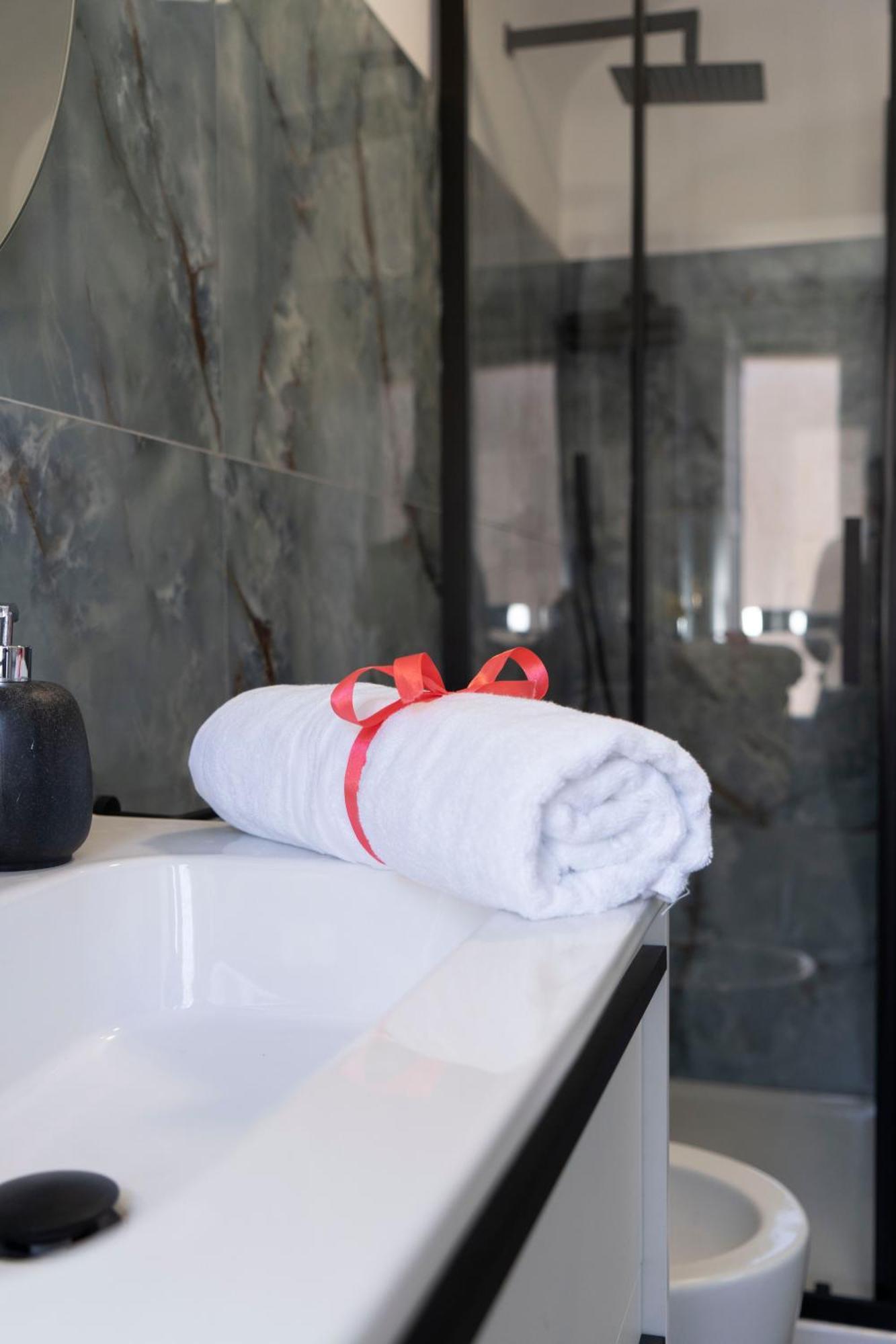 Apartment Timeo In Baroque Building Catania