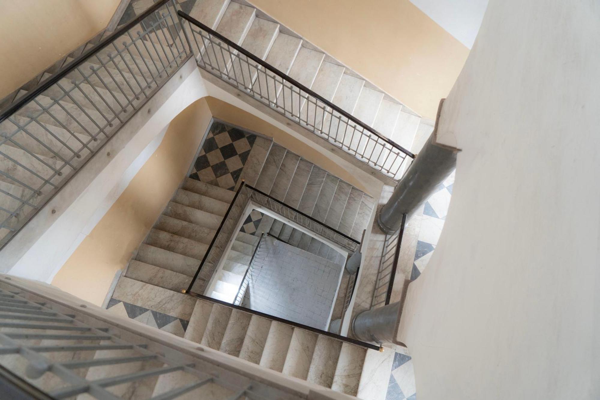 Timeo In Baroque Building *