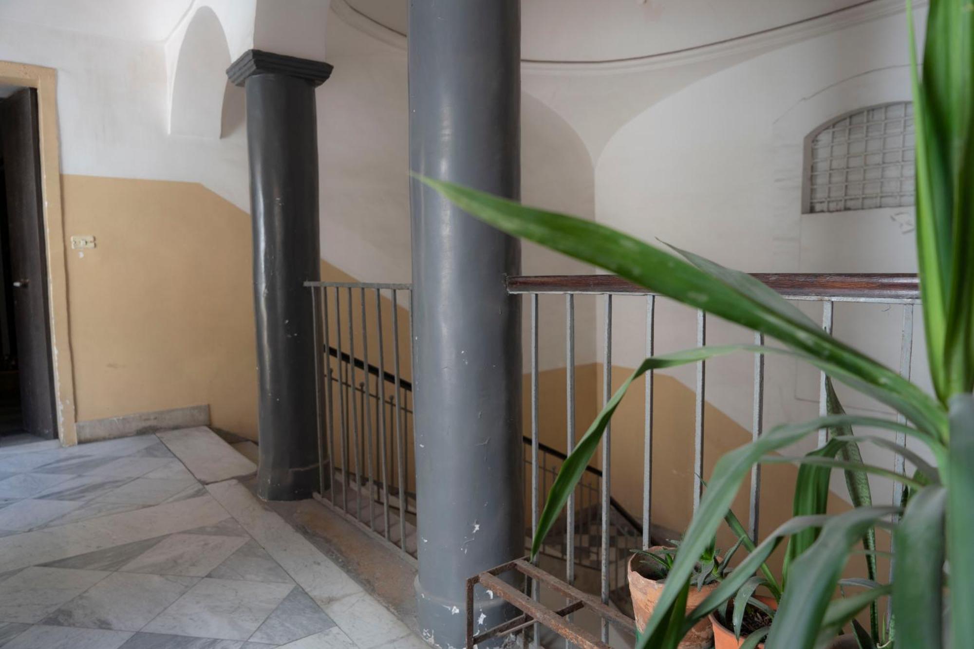 Timeo In Baroque Building *