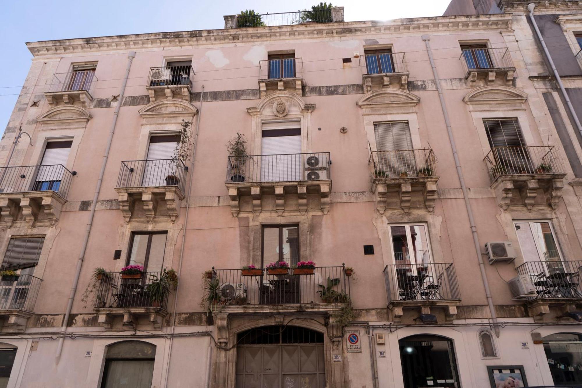 Timeo In Baroque Building Apartment *