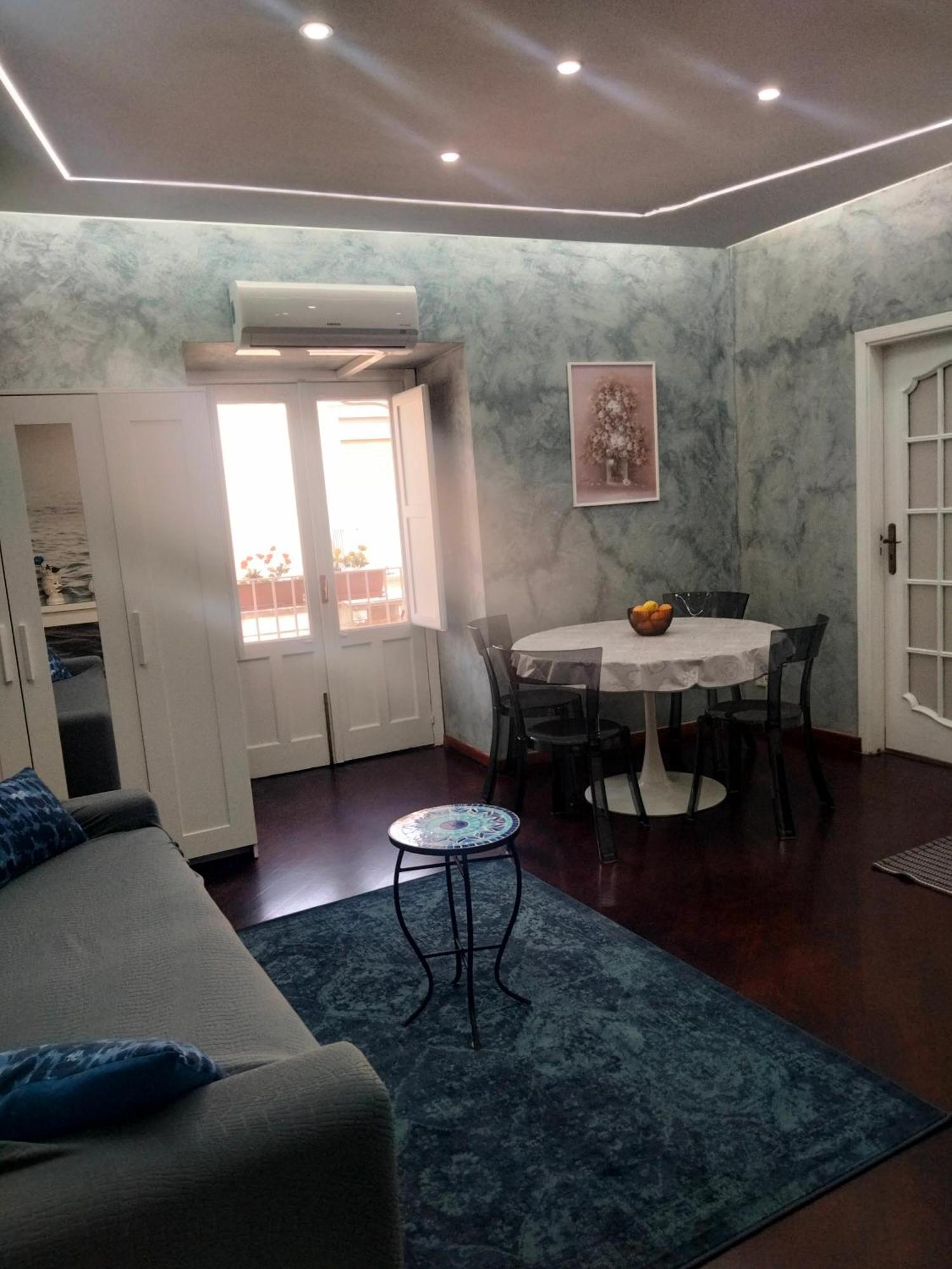 Timeo In Baroque Building Apartment